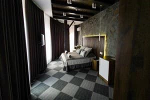 Отель Подкова. Улучшенный двухместный Deluxe c двухспальной кроватью и балконом 3